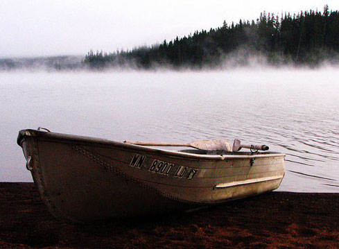 A rowing boat on the shore